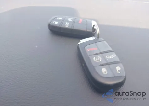 2016 Jeep Grand Cherokee Laredo z USA, uszkodzony, nr VIN 1C4RJFAG8GC461233